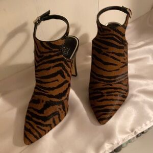 Wow! So gorgeous, White House Black Market, size 8